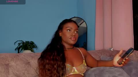 Snapshot of isabellabroms21 chatting on 05.10.26 v online show from 05.10.26