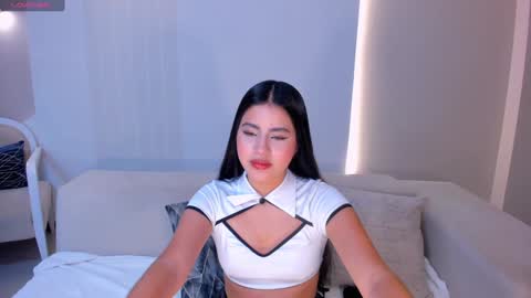 Isa Hill  online show from 12.12.24