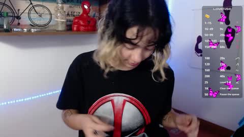 Snapshot of isabellakoff chatting on 01.20.25 Tati - online show from 01.20.25