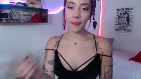Snapshot of isabellakoff chatting on 11.22.25 Tati - online show from 11.22.25