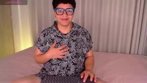 Isabella Mout  online show from 02.14.26