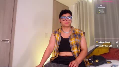 Isabella Mout  online show from 02.26.26