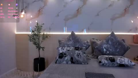    online show from 10.01.25