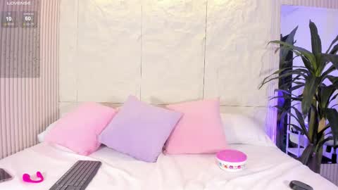 Snapshot of isabellax21 chatting on 11.05.25 Isa online show from 11.05.25