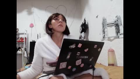 isabelle_sara online show from 04.15.26