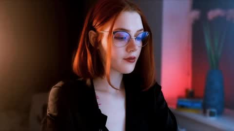 Madame Isabelle online show from 01.05.25