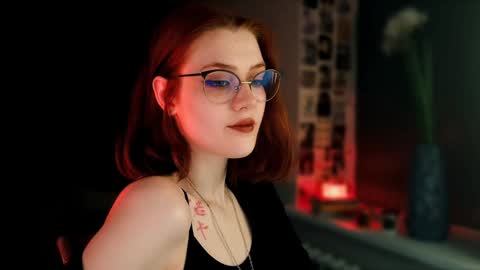 Madame Isabelle online show from 02.04.25