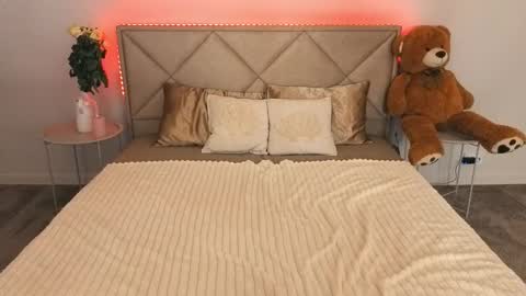 Isabelle online show from 03.23.26