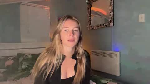 Snapshot of isabellesings chatting on 05.08.26 isabellesings online show from 05.08.26