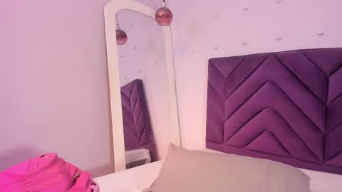 Isabellsmmith online show from 09.28.25