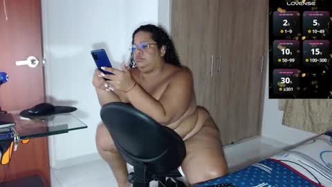 Snapshot of isahot_latin_doll chatting on 02.19.26 isa online show from 02.19.26