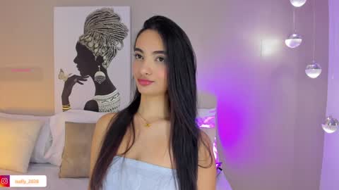 Isa Monroee  online show from 02.07.25