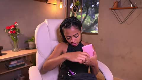 Snapshot of isapetit_ chatting on 10.06.25 Isa Isabella online show from 10.06.25