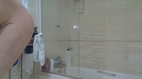 Snapshot of isd1969 chatting on 11.04.25 isd1969 online show from 11.04.25