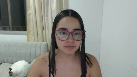 Snapshot of isemma chatting on 05.19.26 Emma online show from 05.19.26