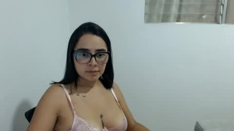 Snapshot of isemma chatting on 07.29.26 Emma online show from 07.29.26