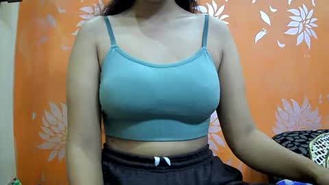 ishika_singh_ online show from 02.27.25