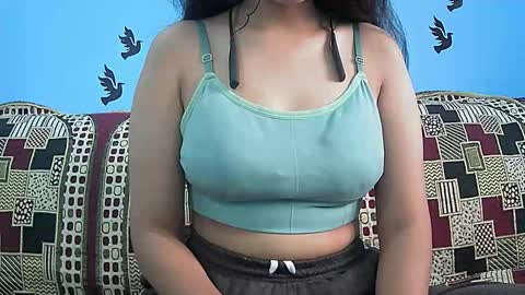ishika_singh_ online show from 11.13.25
