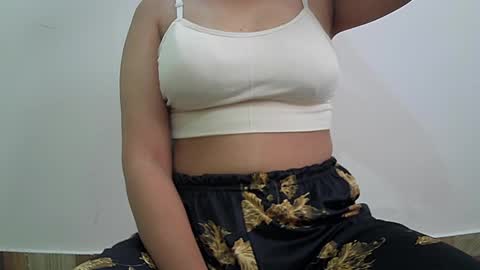 ishika_singh_ online show from 07.14.26
