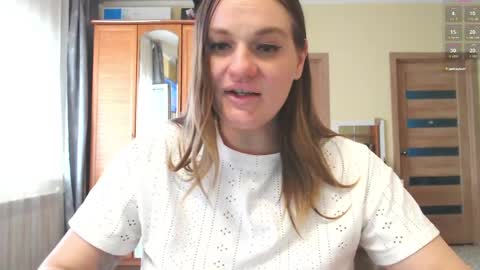 Snapshot of isingle_mom chatting on 05.05.26 isingle_mom online show from 05.05.26