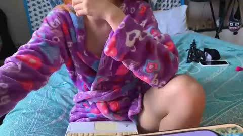 Snapshot of isis_alan chatting on 11.11.25 Isis Alan online show from 11.11.25