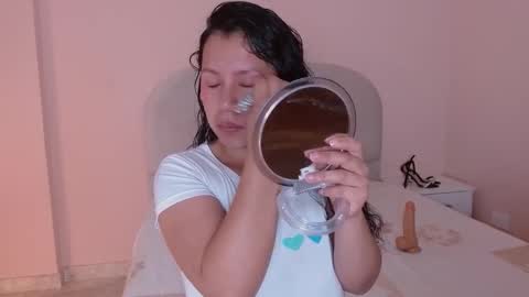 Snapshot of isis_cb17 chatting on 10.20.25 Isis online show from 10.20.25