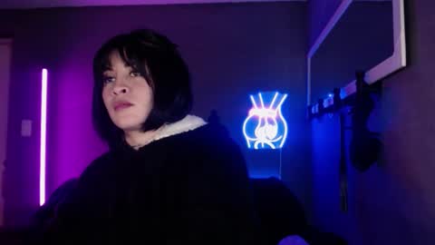 Snapshot of isis_diosa chatting on 02.01.25 Ana Maria online show from 02.01.25