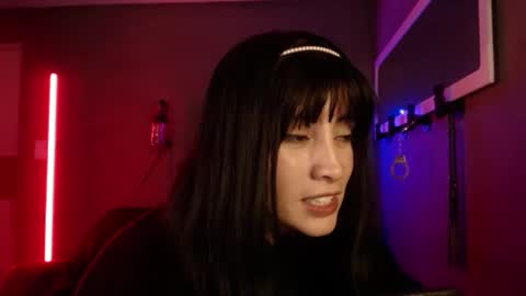 Snapshot of isis_diosa chatting on 11.15.25 Ana Maria online show from 11.15.25