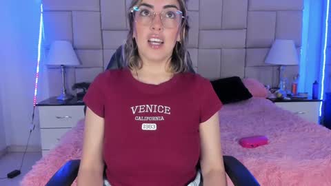 Snapshot of isis_loveyes_ chatting on 12.07.24 Pauli online show from 12.07.24