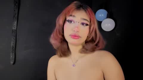 Isisjones18 online show from 10.04.25