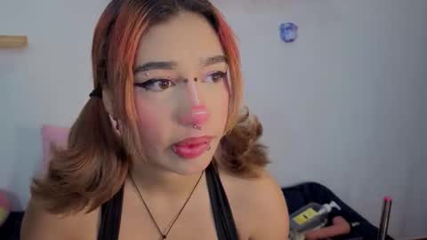 Isisjones18 online show from 11.02.25