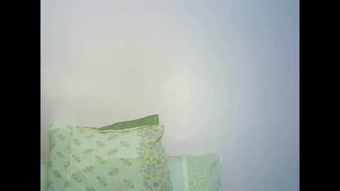 Snapshot of isla_booby chatting on 05.19.26 isla_booby online show from 05.19.26