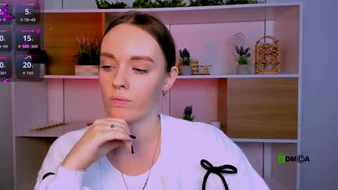 Snapshot of isla_dior chatting on 11.08.25 isla_dior online show from 11.08.25