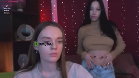 Snapshot of isla_dior chatting on 11.18.25 isla_dior online show from 11.18.25