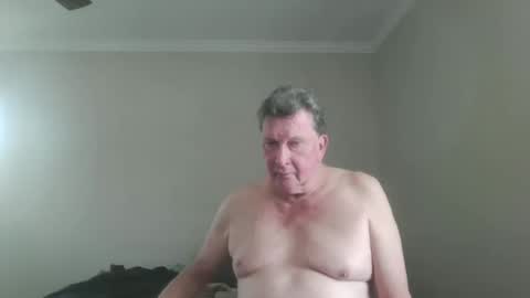 Snapshot of island625103 chatting on 10.18.25 island625103 online show from 10.18.25