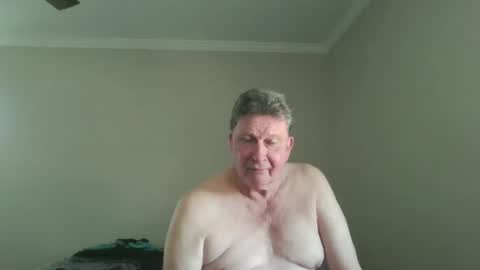 Snapshot of island625103 chatting on 10.21.25 island625103 online show from 10.21.25