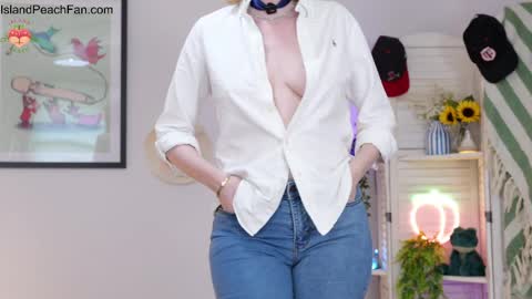 Lou  Peaches online show from 04.10.26