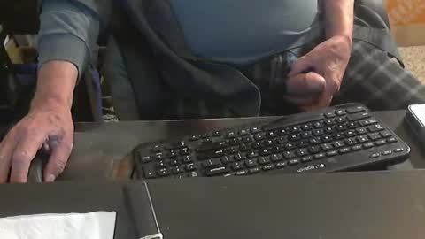 Snapshot of islandduke chatting on 10.29.25 Duke online show from 10.29.25