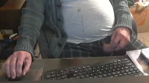 Snapshot of islandduke chatting on 11.10.25 Duke online show from 11.10.25