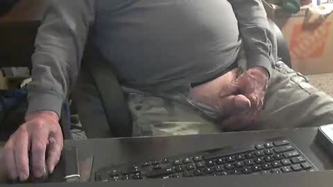 Snapshot of islandduke chatting on 11.10.25 Duke online show from 11.10.25