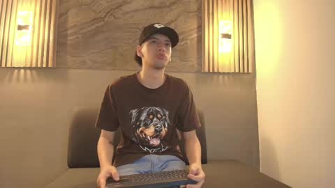 Snapshot of israel_gray chatting on 10.04.25 Israel online show from 10.04.25