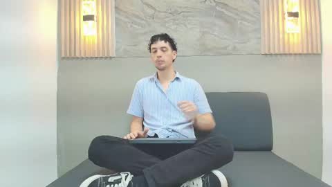 Snapshot of israel_gray chatting on 10.07.25 Israel online show from 10.07.25