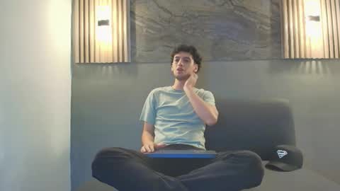 Snapshot of israel_gray chatting on 10.11.25 Israel online show from 10.11.25