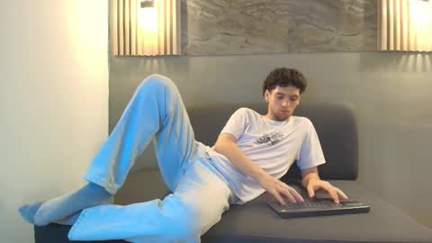 Snapshot of israel_gray chatting on 10.15.25 Israel online show from 10.15.25