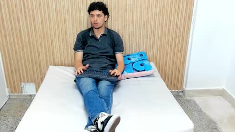 Snapshot of israel_gray chatting on 10.18.25 Israel online show from 10.18.25