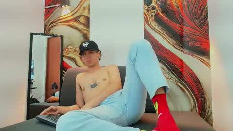 Snapshot of israel_gray chatting on 10.24.25 Israel online show from 10.24.25