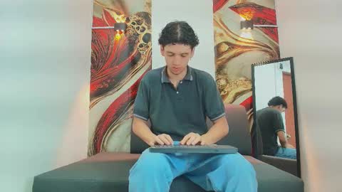 Snapshot of israel_gray chatting on 10.25.25 Israel online show from 10.25.25