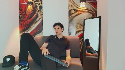 Snapshot of israel_gray chatting on 11.01.25 Israel online show from 11.01.25