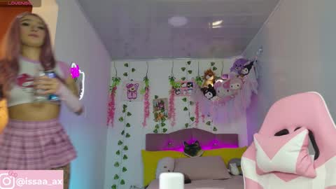 Snapshot of issa_garcia chatting on 10.29.25 I S S A B E L A Igissaa ax Xlittleissa online show from 10.29.25