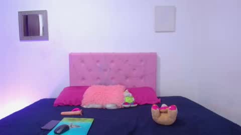 issa_kitty online show from 02.25.25